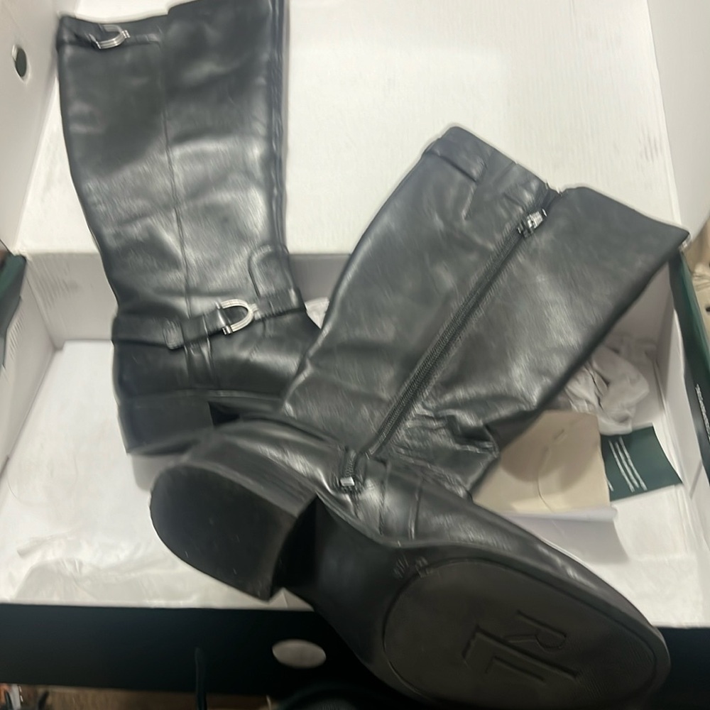 7.5 woman only wear them twice